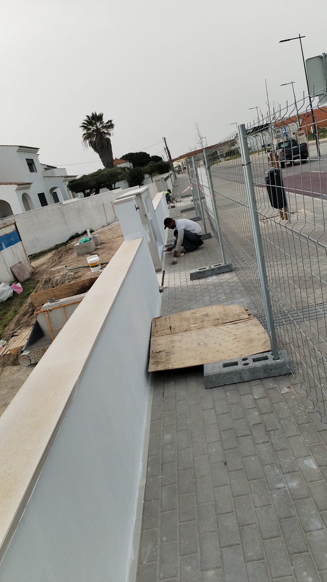 Acabamentos em muros de betão